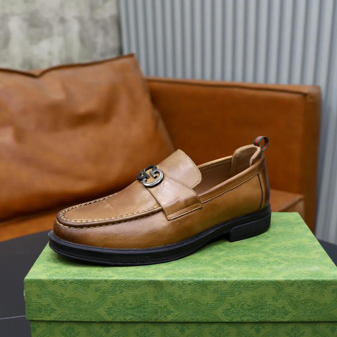 Men's shoes: 250🙅‍♂️🙅‍♂️🙅‍♂️Niuli Brand: GUCCI Size: 38-44 (45 can be customized) Level: Counter classic Material: Original soft cowhide upper Comfortable cowhide lining Original lightweight outsole Style category: Business casual footwear Driving leather shoes Color: Actual picture color